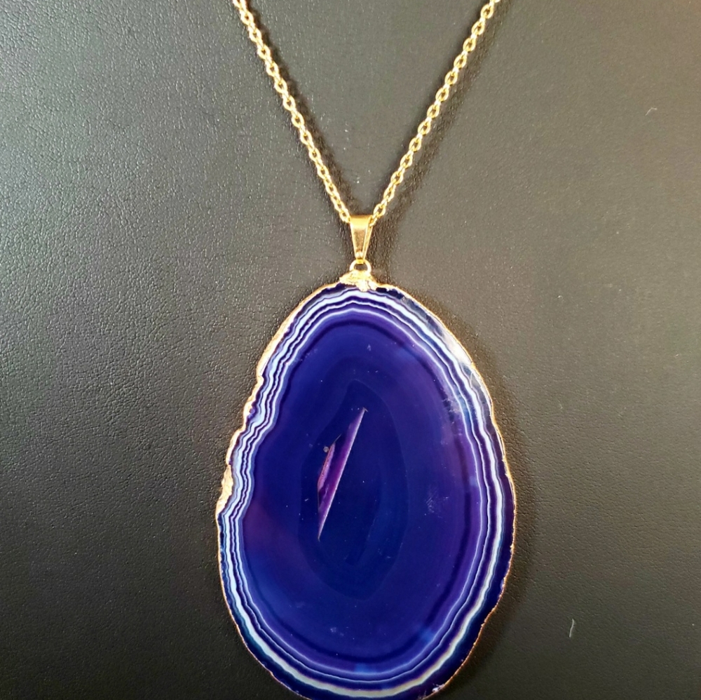 Gold Plated Agate Slice Pendant on Gold Plated Chain